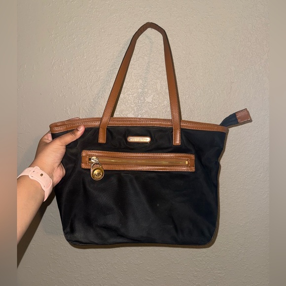 michael kors bag - Picture 1 of 5